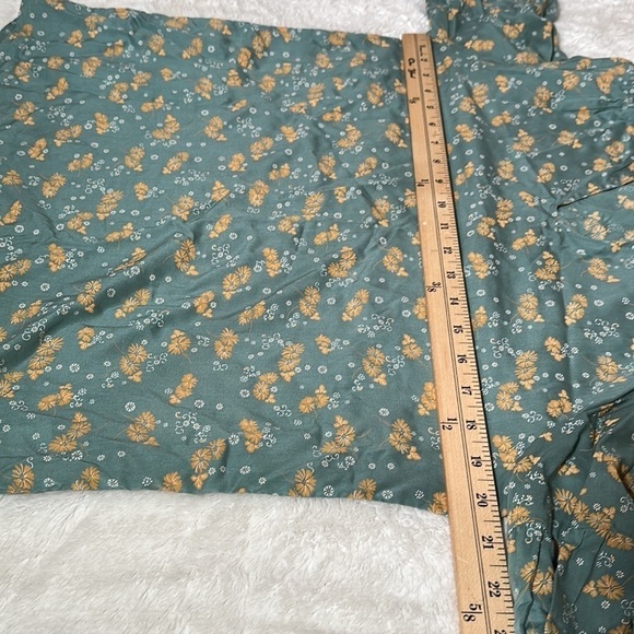 Caslon Split Neck Top in Green Yellow Mia Floral size small 100% Modal - Picture 10 of 15